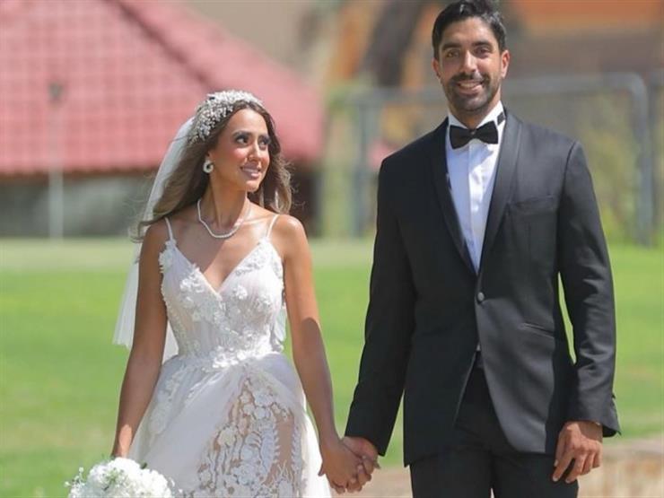 هند عبدالحليم وزوجها بأزياء جذابة في "الجونة" هند عبدالحليم وزوجها بأزياء جذابة في "الجونة"