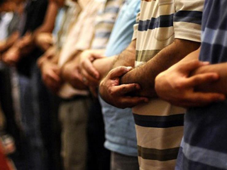 البحوث الإسلامية يوضح آراء الأئمة في قراءة المأموم الفاتحة في صلاة الجماعة البحوث الإسلامية يوضح آراء الأئمة في قراءة المأموم الفاتحة في صلاة الجماعة