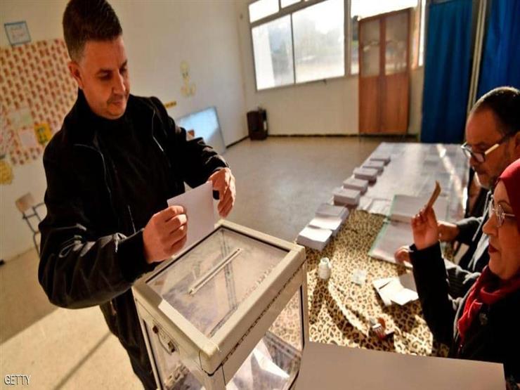 انطلاق التصويت في الاستفتاء على الدستور الجزائري انطلاق التصويت في الاستفتاء على الدستور الجزائري