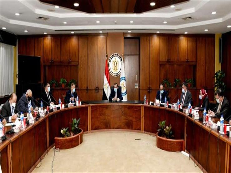 وزير البترول يوجه بسرعة توصيل الغاز للمناطق الصناعية الجديدة وزير البترول يوجه بسرعة توصيل الغاز للمناطق الصناعية الجديدة
