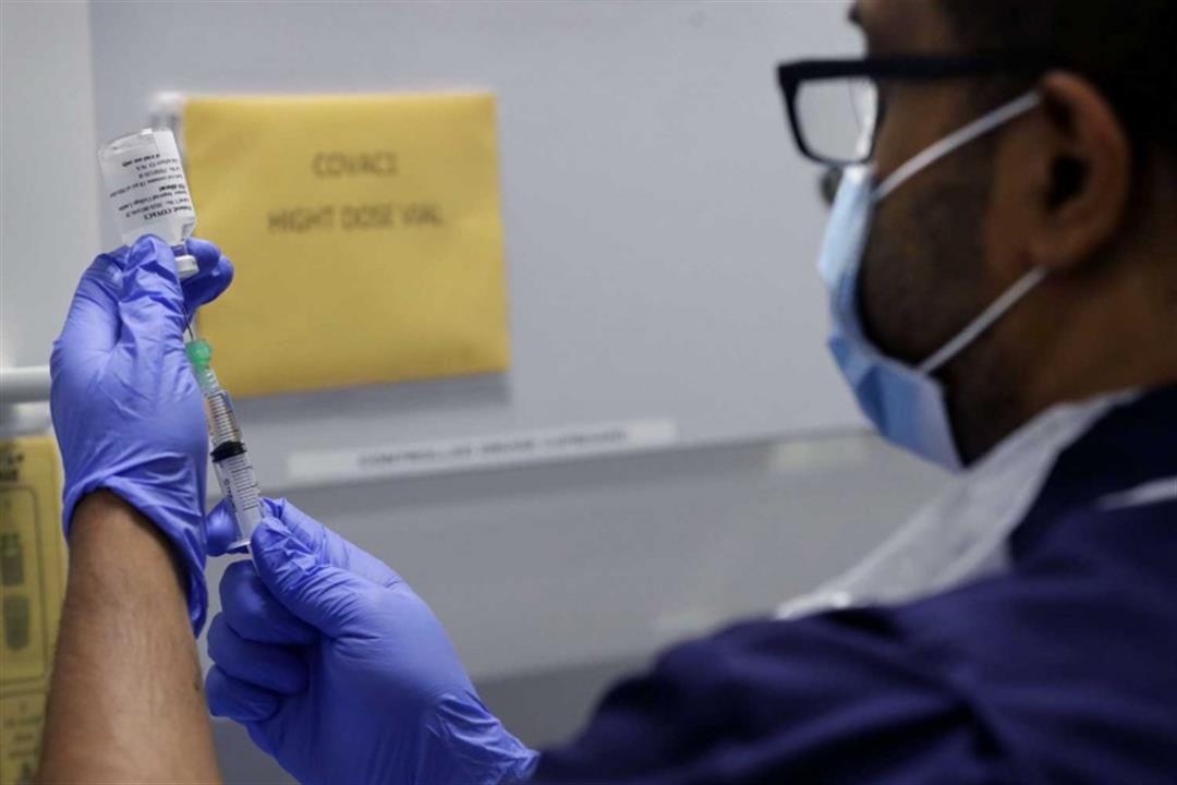 وزير الصحة الأسبق يحدد الأفضلية بين لقاحي فيروس كورونا الأمريكيين 