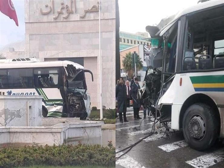 عشرات الجرحى في تصادم بين حافلتين وسط العاصمة التونسية عشرات الجرحى في تصادم بين حافلتين وسط العاصمة التونسية