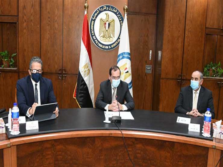 اجتماع بين 3 وزراء لدعم القطاع السياحي وتحفيز نشاط الطيران اجتماع بين 3 وزراء لدعم القطاع السياحي وتحفيز نشاط الطيران