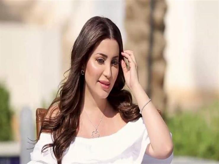 نسرين طافش تسخر من شائعات تطاردها: "صديق خيالي قادم من كوكب زحل" نسرين طافش تسخر من شائعات تطاردها: "صديق خيالي قادم من كوكب زحل"