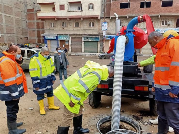 رئيس "القابضة لمياه الشرب" يتفقد المناطق الساخنة في الإسكندرية للتأكد من سحب تجمعات الأمطار رئيس "القابضة لمياه الشرب" يتفقد المناطق الساخنة في الإسكندرية للتأكد من سحب تجمعات الأمطار