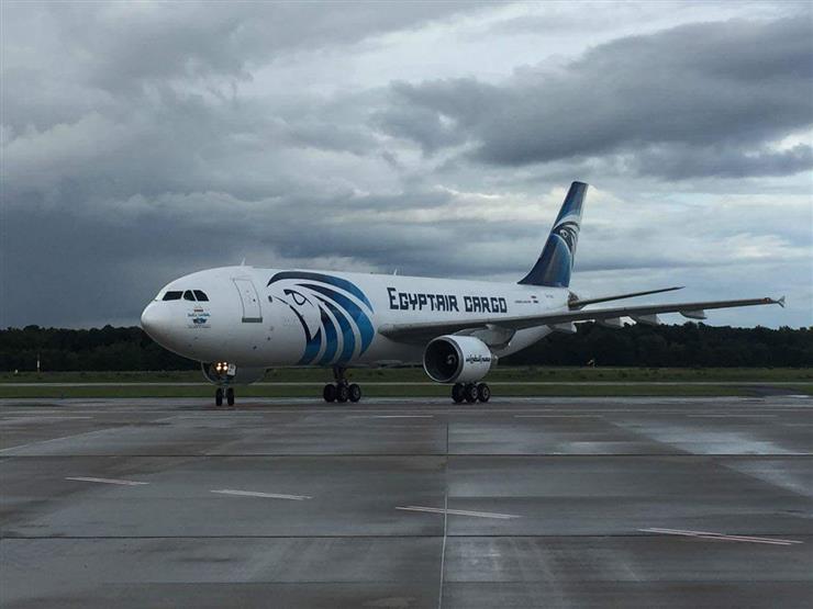 "مصر للطيران" تكشف تفاصيل رحلات عودة المصريين العالقين بالسعودية