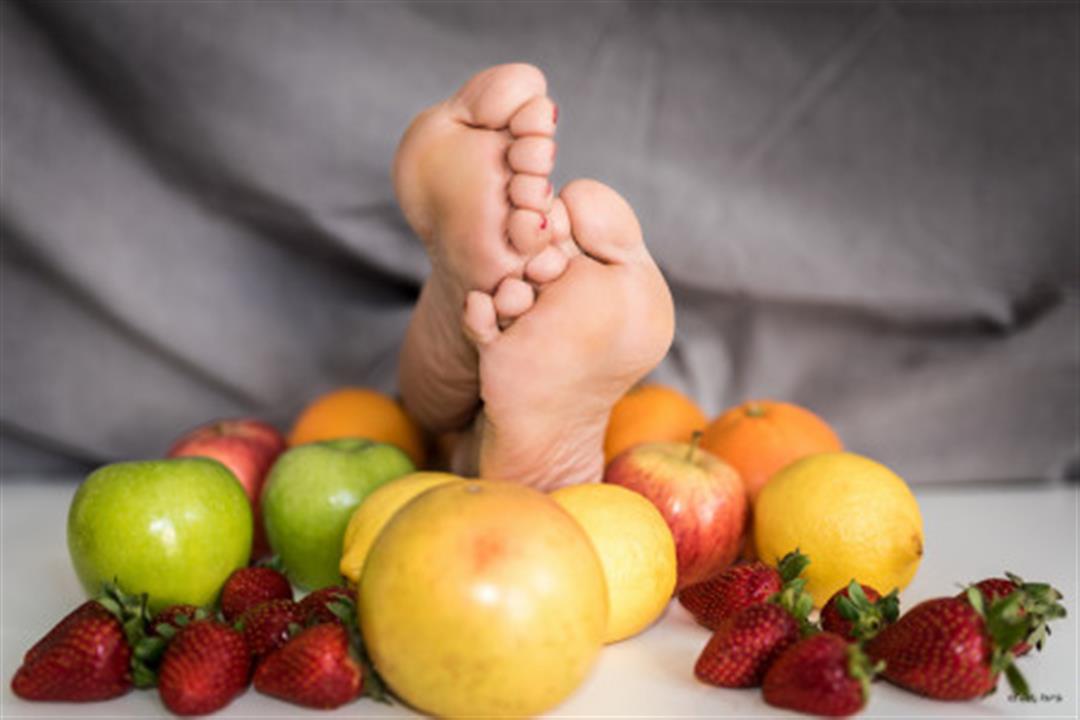 أطعمة مفيدة لعلاج تنميل القدمين