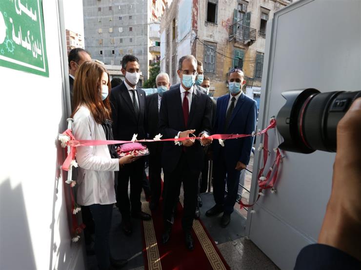 وزير الاتصالات يفتتح مركزين للخدمات البريدية بالإسكندرية وزير الاتصالات يفتتح مركزين للخدمات البريدية بالإسكندرية