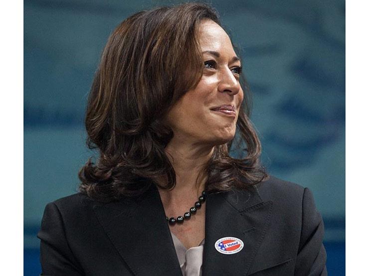 استطلاع: هاريس تتفوق على ترامب في الصدق والانضباط