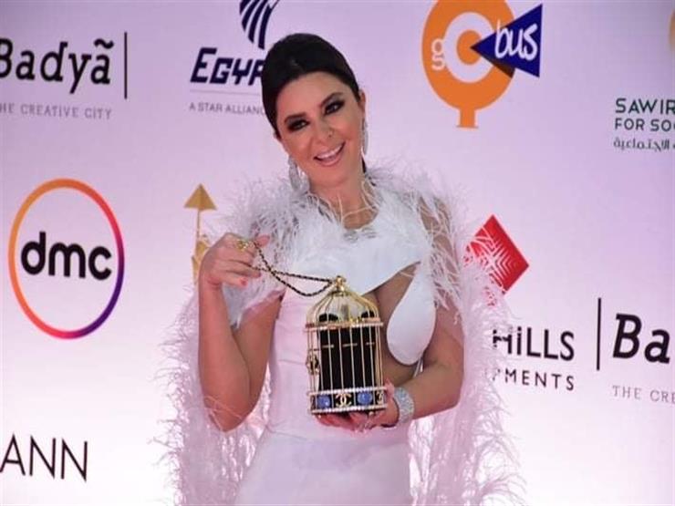 "ريموشكا ومادلين طبر يتألقان في افتتاح مهرجان القاهرة السينمائي الدولي" "ريموشكا ومادلين طبر يتألقان في افتتاح مهرجان القاهرة السينمائي الدولي"
