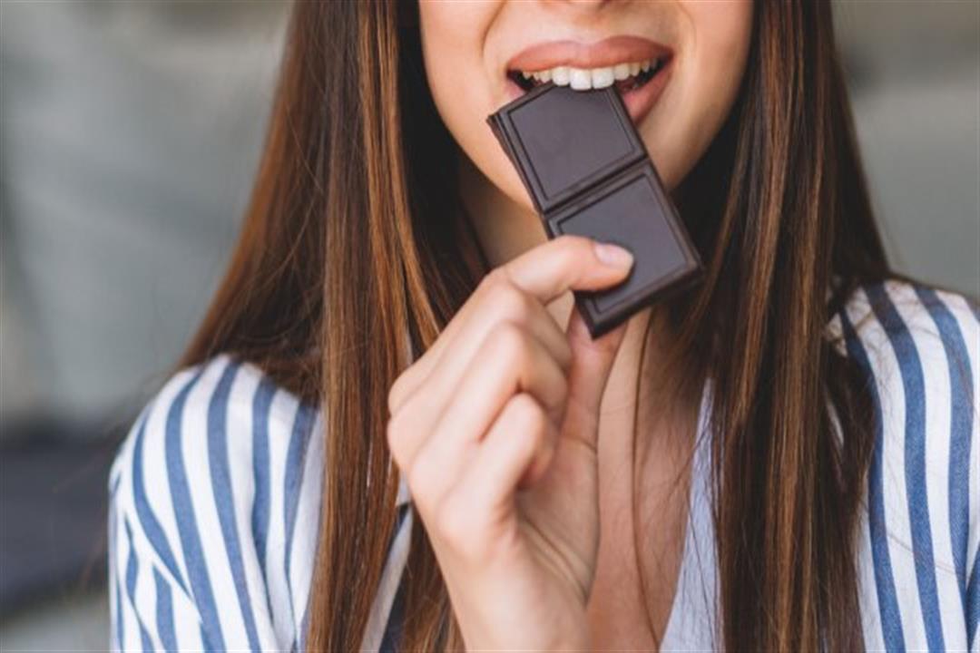 5 أضرار للإفراط في تناول الشوكولاتة الداكنة.. أبرزها زيادة الوزن (صور)
