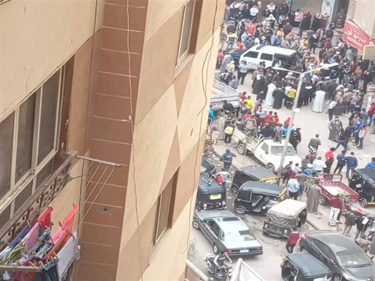 مقتل شاب على يد عامل بفيصل.. والشهود: "خلَّص عليه في لحظة" مقتل شاب على يد عامل بفيصل.. والشهود: "خلَّص عليه في لحظة"