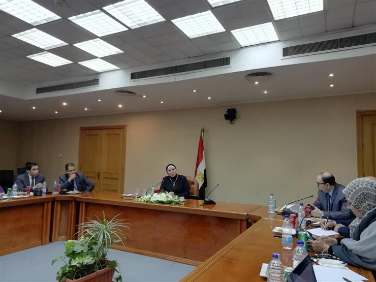 وزيرة الصناعة: تعديل قانون تفضيل المنتج المحلي لمنح مزايا للمصانع المحلية وزيرة الصناعة: تعديل قانون تفضيل المنتج المحلي لمنح مزايا للمصانع المحلية