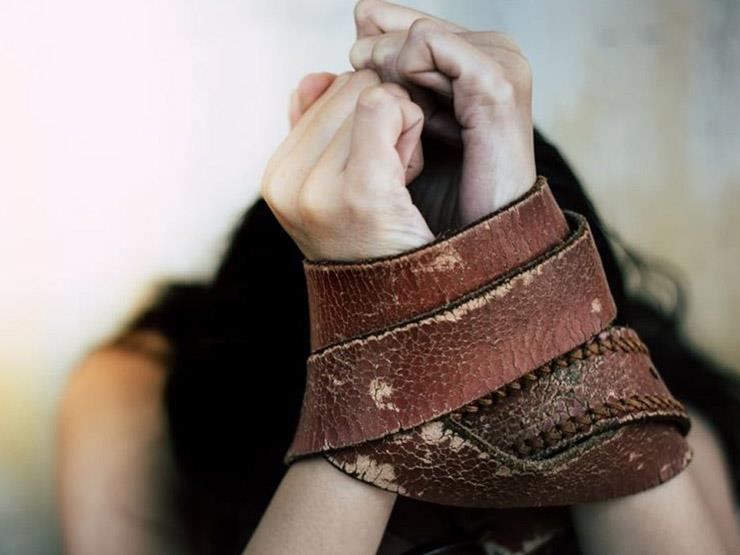 قصة ناشطة إيرانية "عُذبت 1200 ساعة" لتعترف بأنها "جاسوسة" قصة ناشطة إيرانية "عُذبت 1200 ساعة" لتعترف بأنها "جاسوسة"