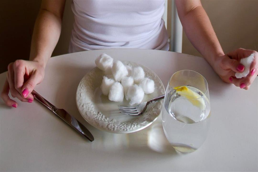 HT_porsche-linn_cottonball_diet_nt_131213_16x9_992