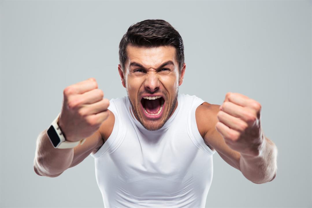 يصل لانعدام الصوت.. كيف يؤثر الصراخ على الأحبال الصوتية؟