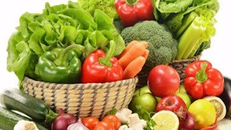 غذاء ما بعد الستين.. أطعمة أساسية لحماية العضلات والدماغ 