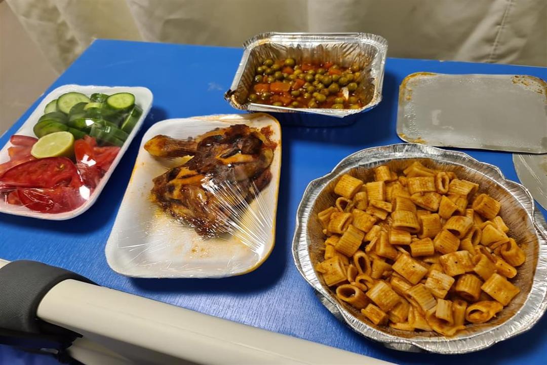 وجبة الغداء المقدمة لمصابي كورونا بمشتفى النجيلة