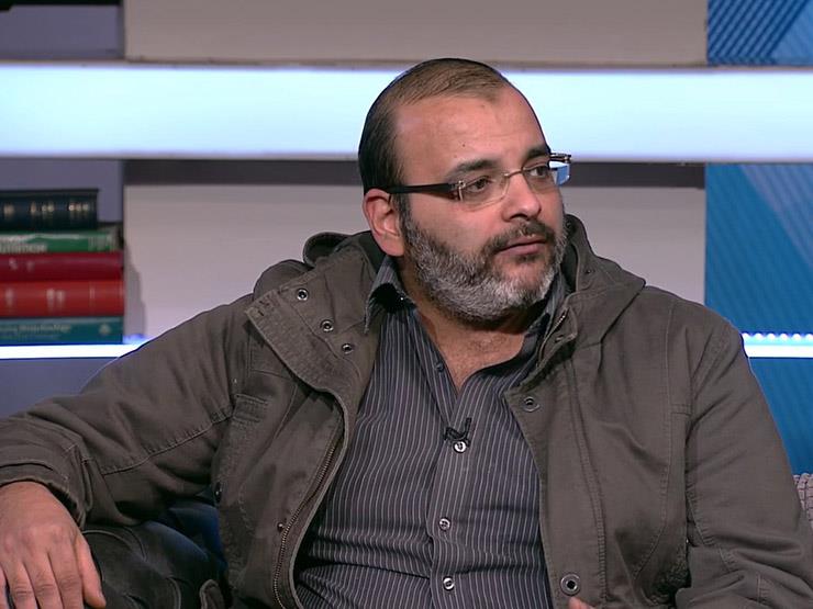 "الصحاب بيخسروا بعض".. أيمن بهجت قمر يعلق على المتعصبين بعد فوز الأهلي "الصحاب بيخسروا بعض".. أيمن بهجت قمر يعلق على المتعصبين بعد فوز الأهلي