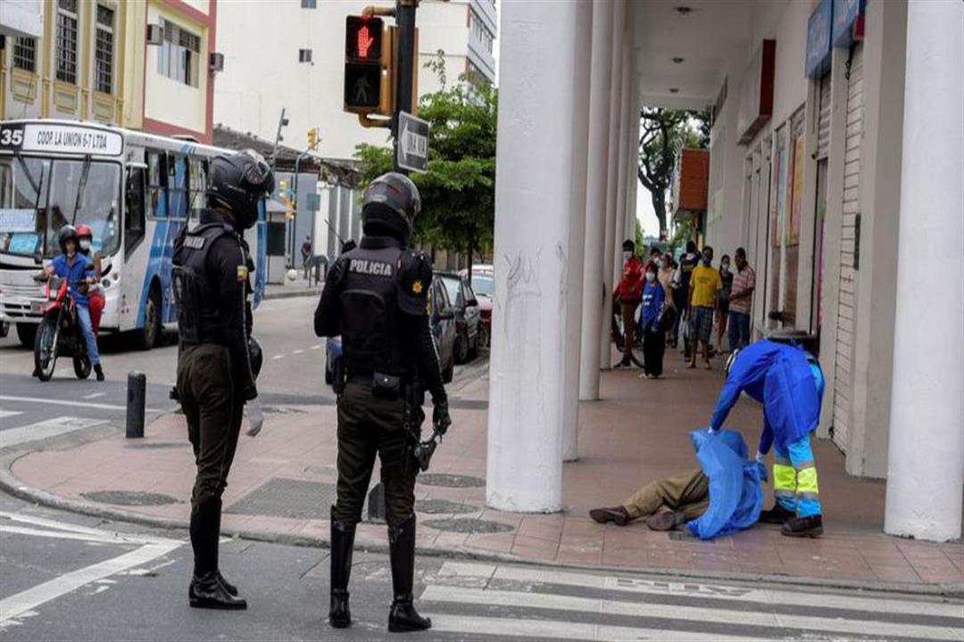 جثث الضحايا تملأ الشوارع.. ماذا فعل كورونا بالإكوادور؟