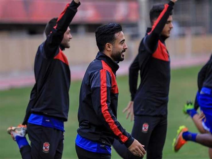 لاعب الأهلي ينفي طلبه الرحيل: "مين فاضي يتكلم في الكورة؟" لاعب الأهلي ينفي طلبه الرحيل: "مين فاضي يتكلم في الكورة؟"