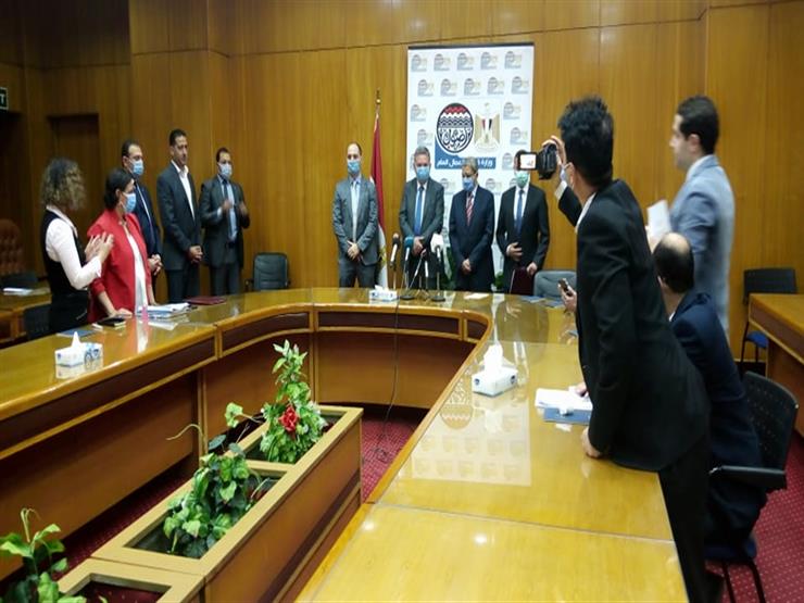 قطاع الأعمال توقع بروتوكولي تعاون مع الغرف التجارية واتحاد الصناعات للترويج للمنتجات إلكترونيًا قطاع الأعمال توقع بروتوكولي تعاون مع الغرف التجارية واتحاد الصناعات للترويج للمنتجات إلكترونيًا