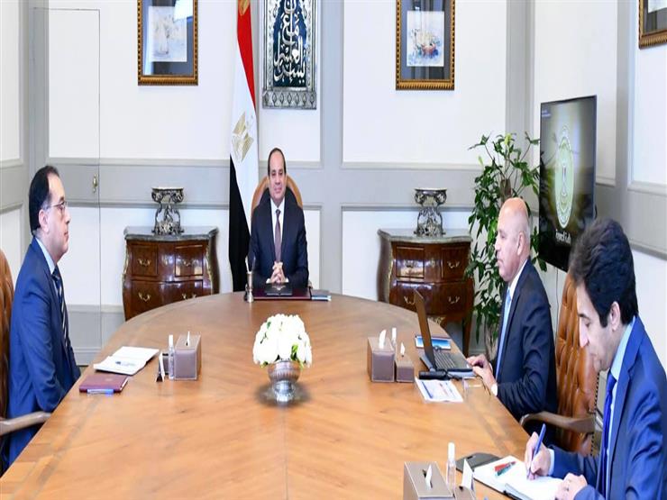 السيسي يبحث سداد 250 مليار جنيه مديونية السكة الحديد مع رئيس الوزراء ووزير النقل السيسي يبحث سداد 250 مليار جنيه مديونية السكة الحديد مع رئيس الوزراء ووزير النقل
