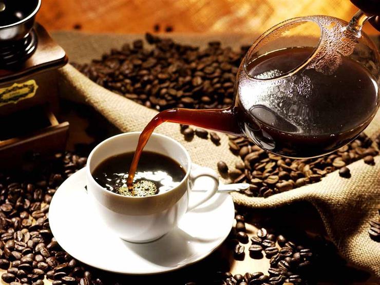 أخصائي تغذية يكشف أضرار الإفراط في تناول الشاي والقهوة
