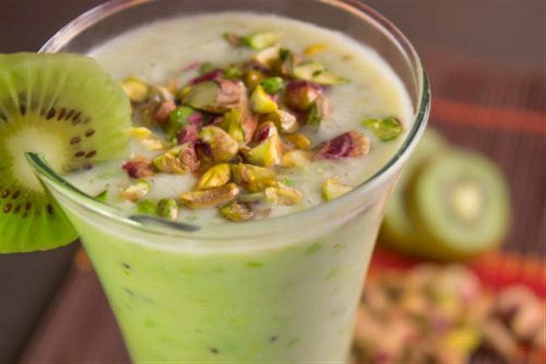 عصير كيوي بالمكسرات