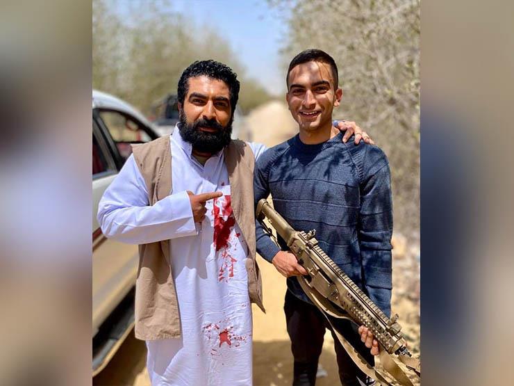 فادي خفاجة بصحبة شقيقه في كواليس "الاختيار": "شرف كبير لينا" فادي خفاجة بصحبة شقيقه في كواليس "الاختيار": "شرف كبير لينا"