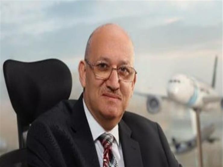 رئيس "مصر للطيران" يكشف كواليس ولادة سيدة يمنية على متن رحلة لندن
