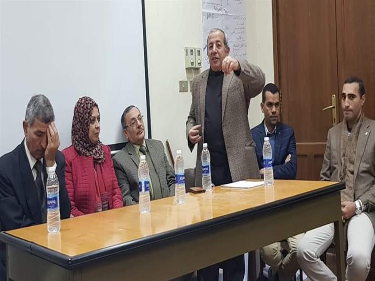 كشفه 3 جنيهات ويشتري العلاج للمرضى.. الدكتور سليمان داود طبيب الغلابة في الفيوم- صور كشفه 3 جنيهات ويشتري العلاج للمرضى.. الدكتور سليمان داود طبيب الغلابة في الفيوم- صور