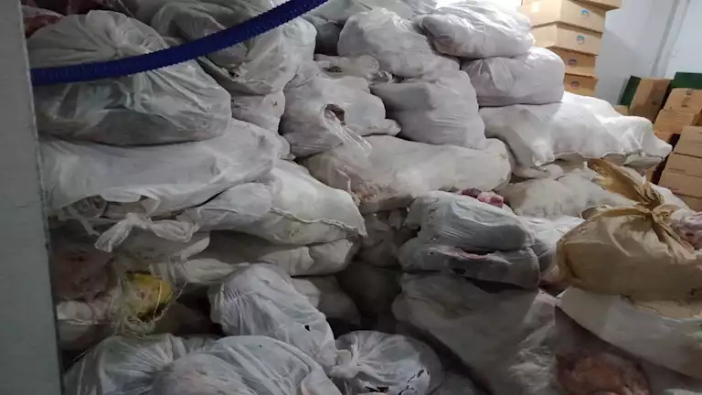 ثلاجة لحوم فاسدة - أرشيفية