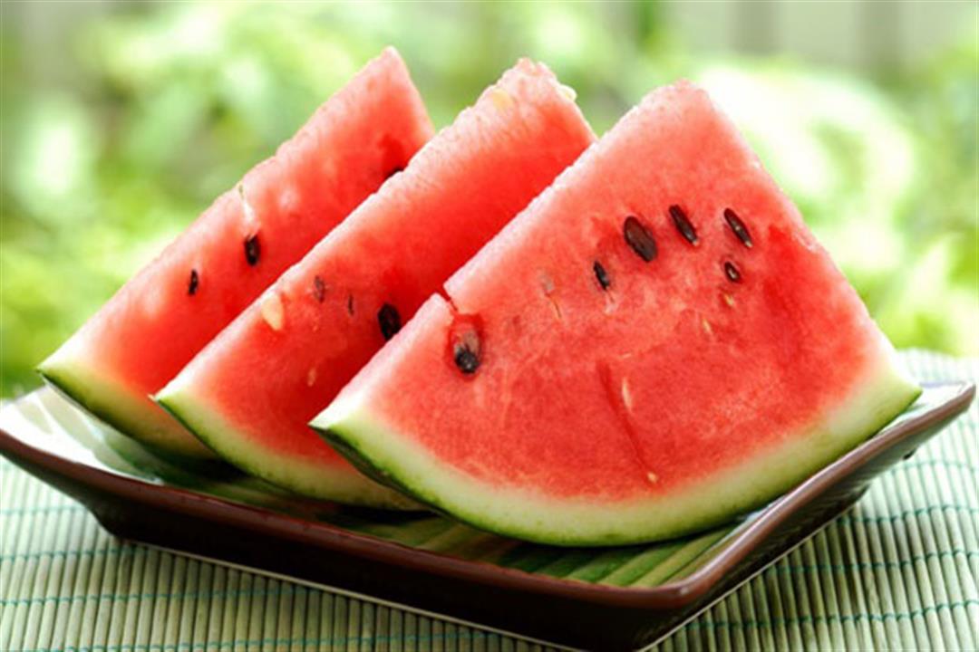 أبرزها البطيخ.. 10 أطعمة احرص على تناولها في الصيف لترطيب جسمك