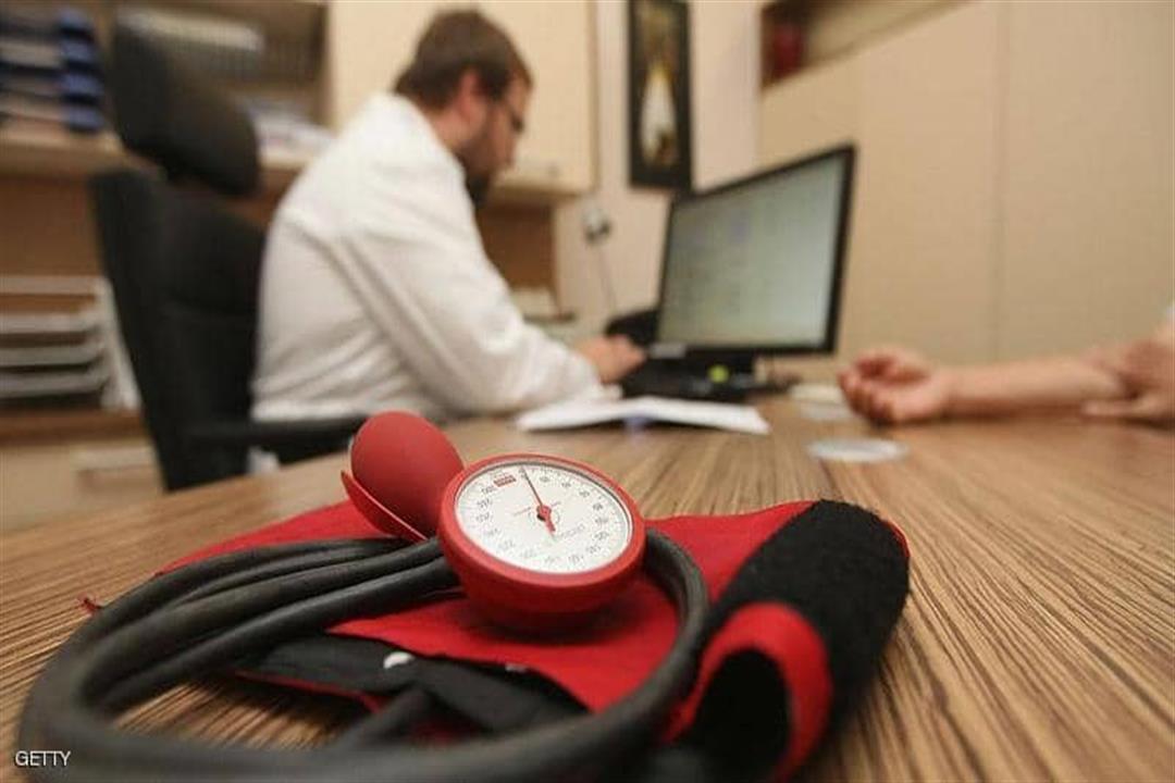 طبيب يكشف العلاقة بين أدوية ضغط الدم والتغيرات المزاجية
