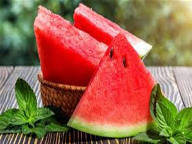 ببقعة صفراء.. 6 أسرار يقدمها الخبراء لمعرفة البطيخة الحمراء ذات المذاق الحلو ببقعة صفراء.. 6 أسرار يقدمها الخبراء لمعرفة البطيخة الحمراء ذات المذاق الحلو
