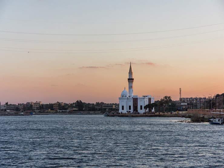"أصحاب المقامات العالية (2)- ضريح أبو مندور ملتقى الراغبات في الإنجاب والمجذومين "أصحاب المقامات العالية (2)- ضريح أبو مندور ملتقى الراغبات في الإنجاب والمجذومين
