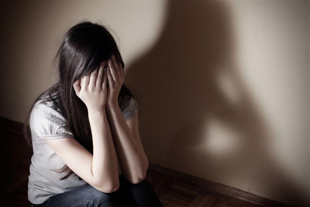 كيف يؤثر التعرض للتحرش الجنسي نفسيًا على الفتيات؟.. طبيبة توضح