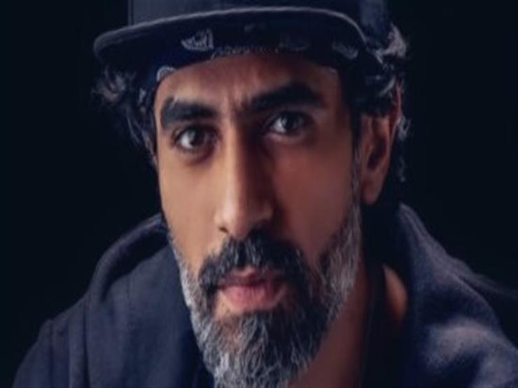 محمد علاء تاجر قماش في "واقع افتراضي" محمد علاء تاجر قماش في "واقع افتراضي"