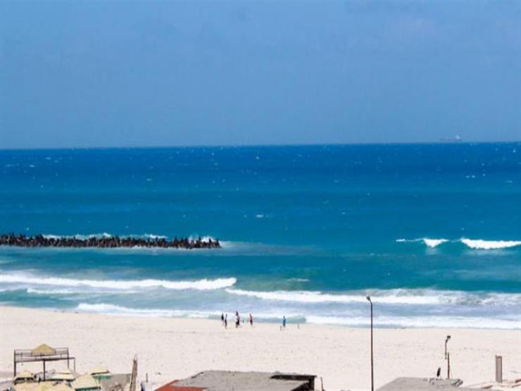 جمعية 6 أكتوبر: الحواجز في شاطئ النخيل فيها فتحات"تشفط" المواطنين