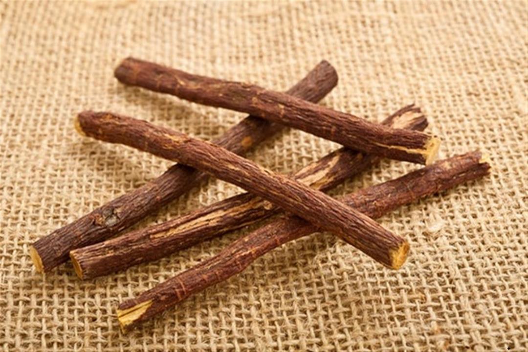 جذور العرق سوس