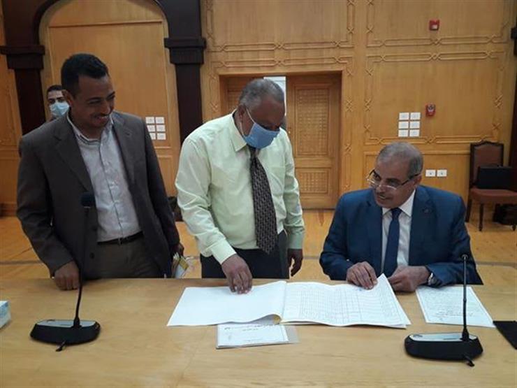 رئيس جامعة الأزهر يعتمد أول نتيجة للفرق النهائية بكليات القاهرة والأقاليم رئيس جامعة الأزهر يعتمد أول نتيجة للفرق النهائية بكليات القاهرة والأقاليم
