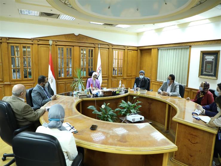 هالة زايد وزيرة الصحة والسكان