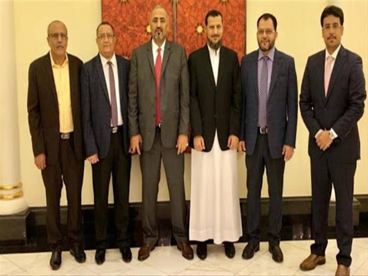 المجلس الانتقالي يتخلى عن الإدارة الذاتية لجنوب اليمن تفعيلاً لمقترح سعودي المجلس الانتقالي يتخلى عن الإدارة الذاتية لجنوب اليمن تفعيلاً لمقترح سعودي