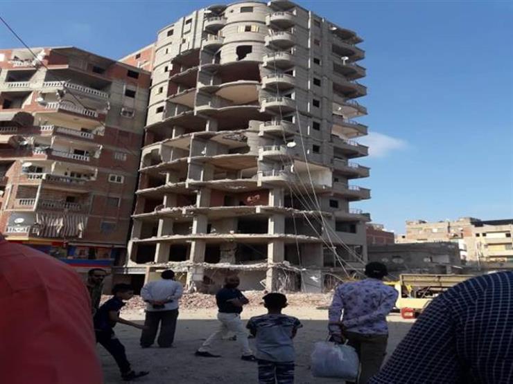 بالفيديو.. الجيزة: إزالة عقار مخالف بحي الطالبية بالفيديو.. الجيزة: إزالة عقار مخالف بحي الطالبية