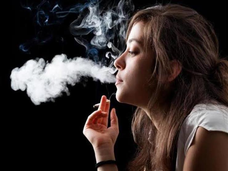 التدخين أثناء الرضاعة يضر طفلك التدخين أثناء الرضاعة يضر طفلك