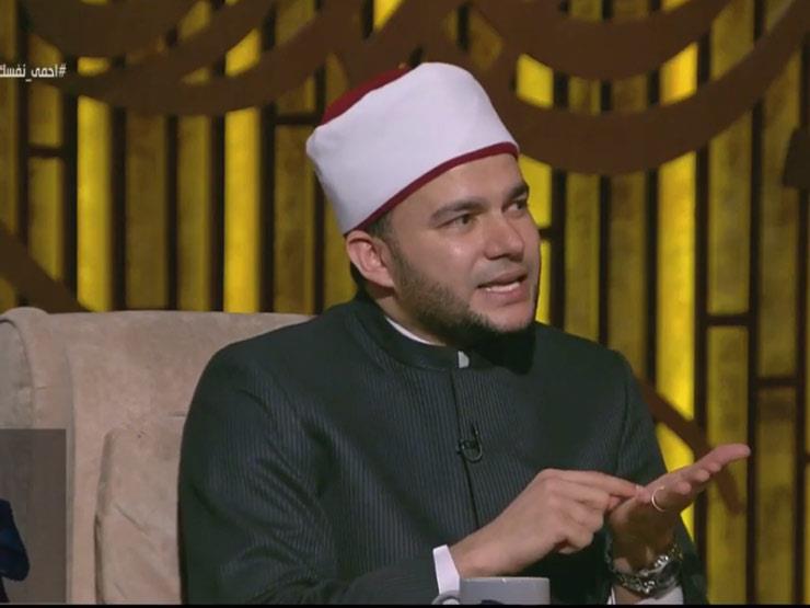 صورة بالفيديو.. هاني تمام: لما تتزوجوا اختاروا صح عشان تعرفوا ترب