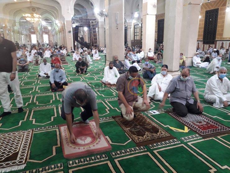 خطبة أول صلاة جمعة بمسجد السيدة زينب بعد توقف 5 أشهر خطبة أول صلاة جمعة بمسجد السيدة زينب بعد توقف 5 أشهر