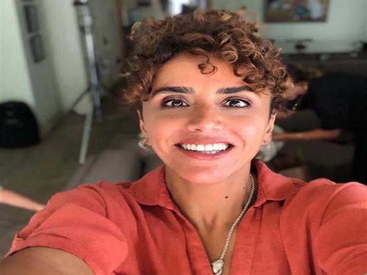 علا رشدي تمازج الجمهور من الجونة: "شعري محتاج مسايسة ودلع" علا رشدي تمازج الجمهور من الجونة: "شعري محتاج مسايسة ودلع"