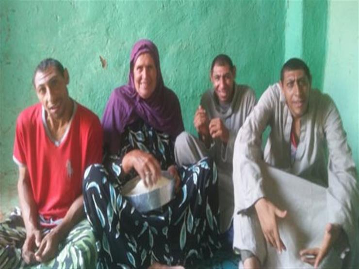 نجل السيدة روحية التي ترعى 3 أبناء من ذوي الاحتياجات الخاصة: "والدتي مستاءة من قناة الجزيرة"